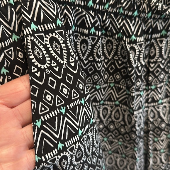 New Old Navy Pants Medium - Picture 8 of 15